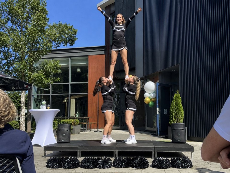 Cheerleading Demo